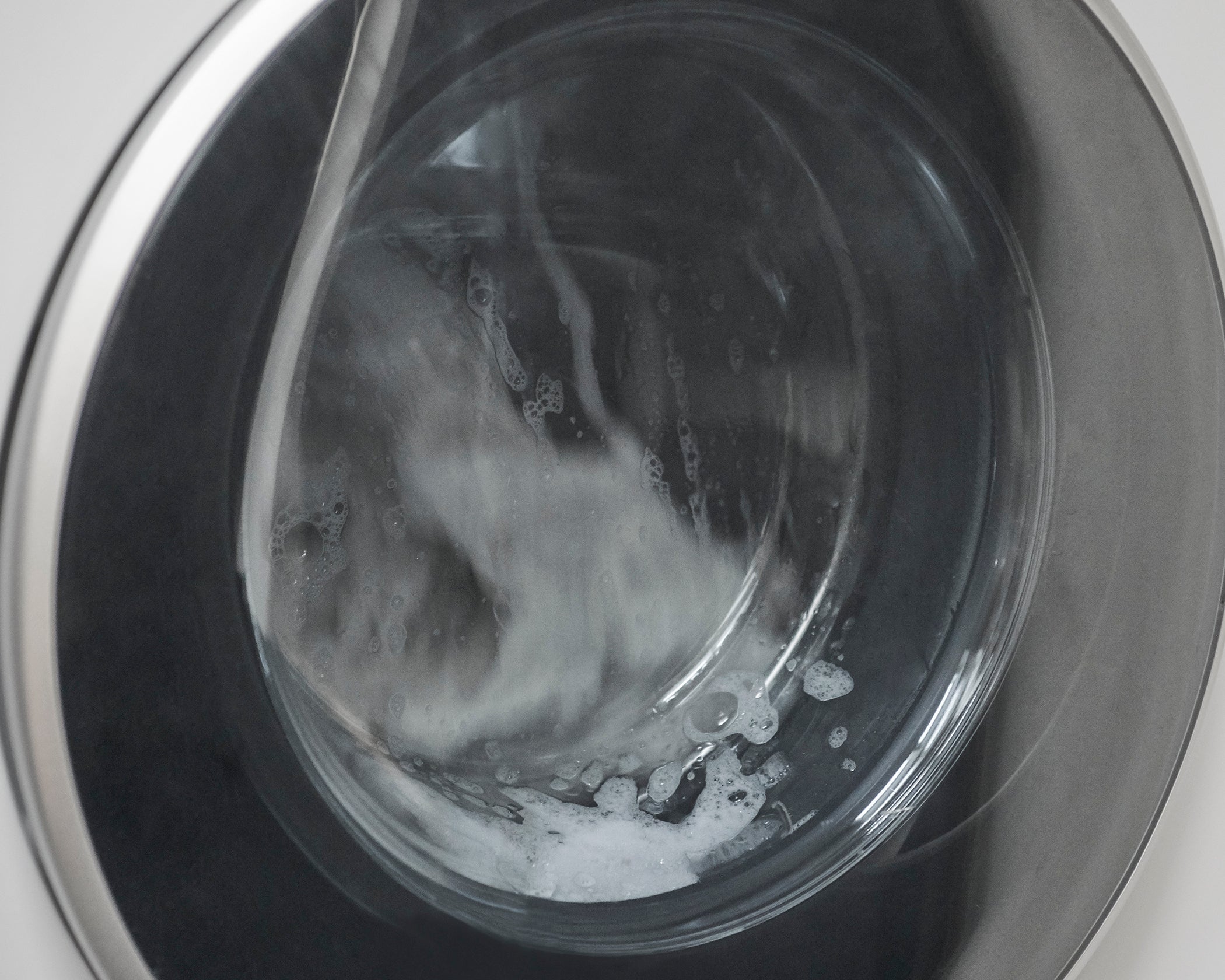 ”洗浄力不足・すすぎ残り・ニオイ残り・ごわつき" を解決するドラム式専用の洗濯洗剤が新登場